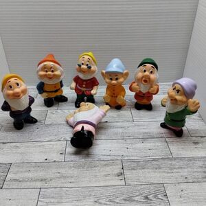 Vintage Disney Movie Snow White- The 7 Dwarfs Complete Set Rubber Squeaky Toys